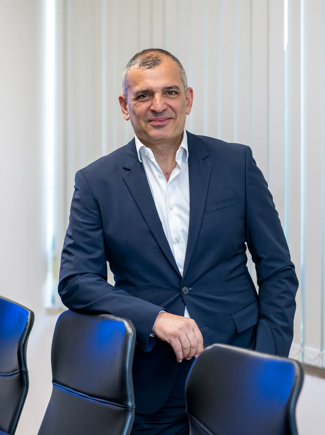 Ο Θεόδωρος Κρίγγου ποζάρει για το Fortune Greece & Cyprus.